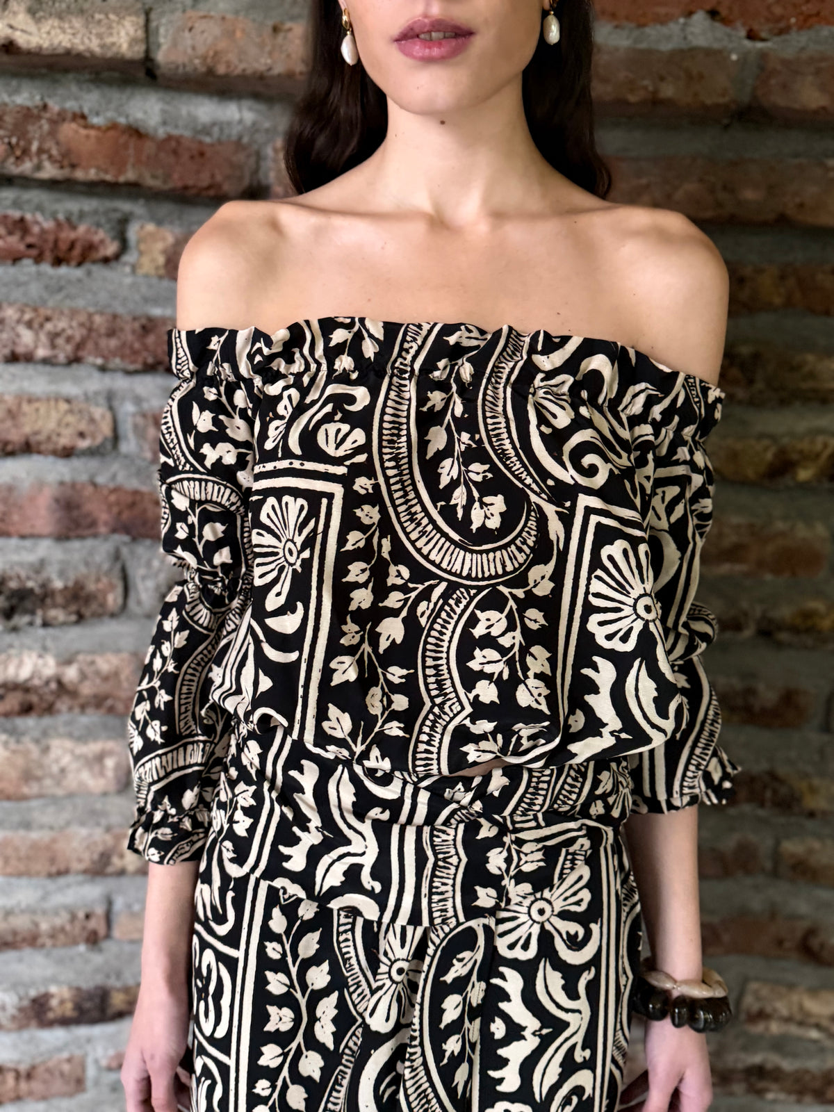 Pollera Cecilia Black Paisley