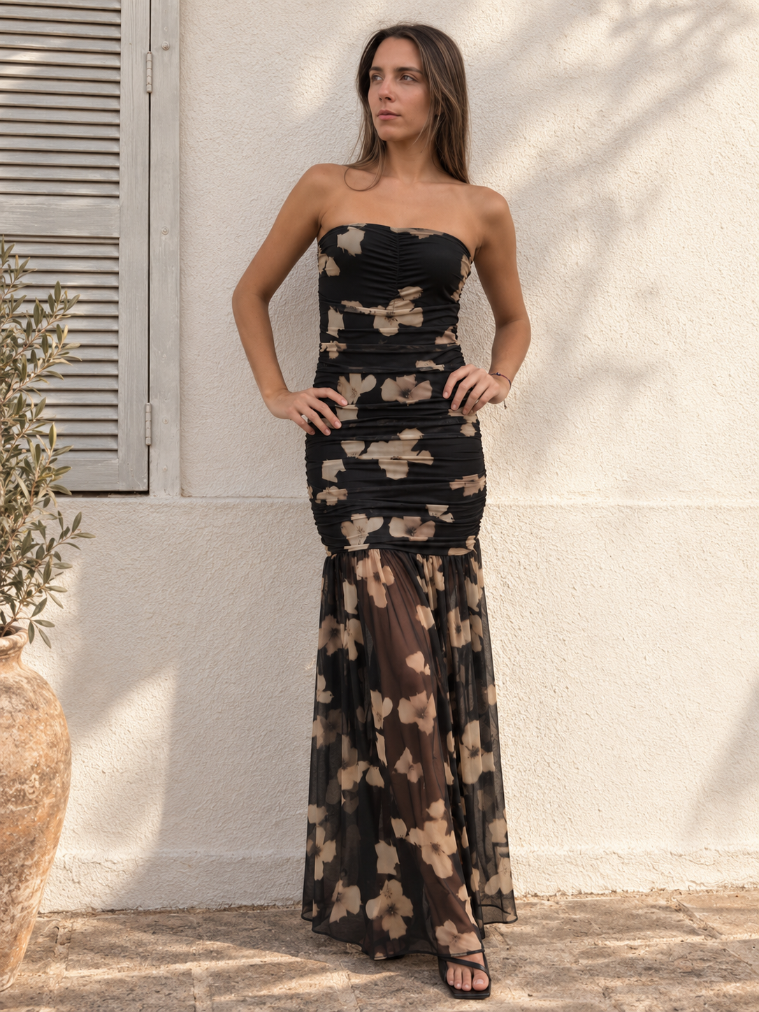 Vestido Alessandra Black Flowers