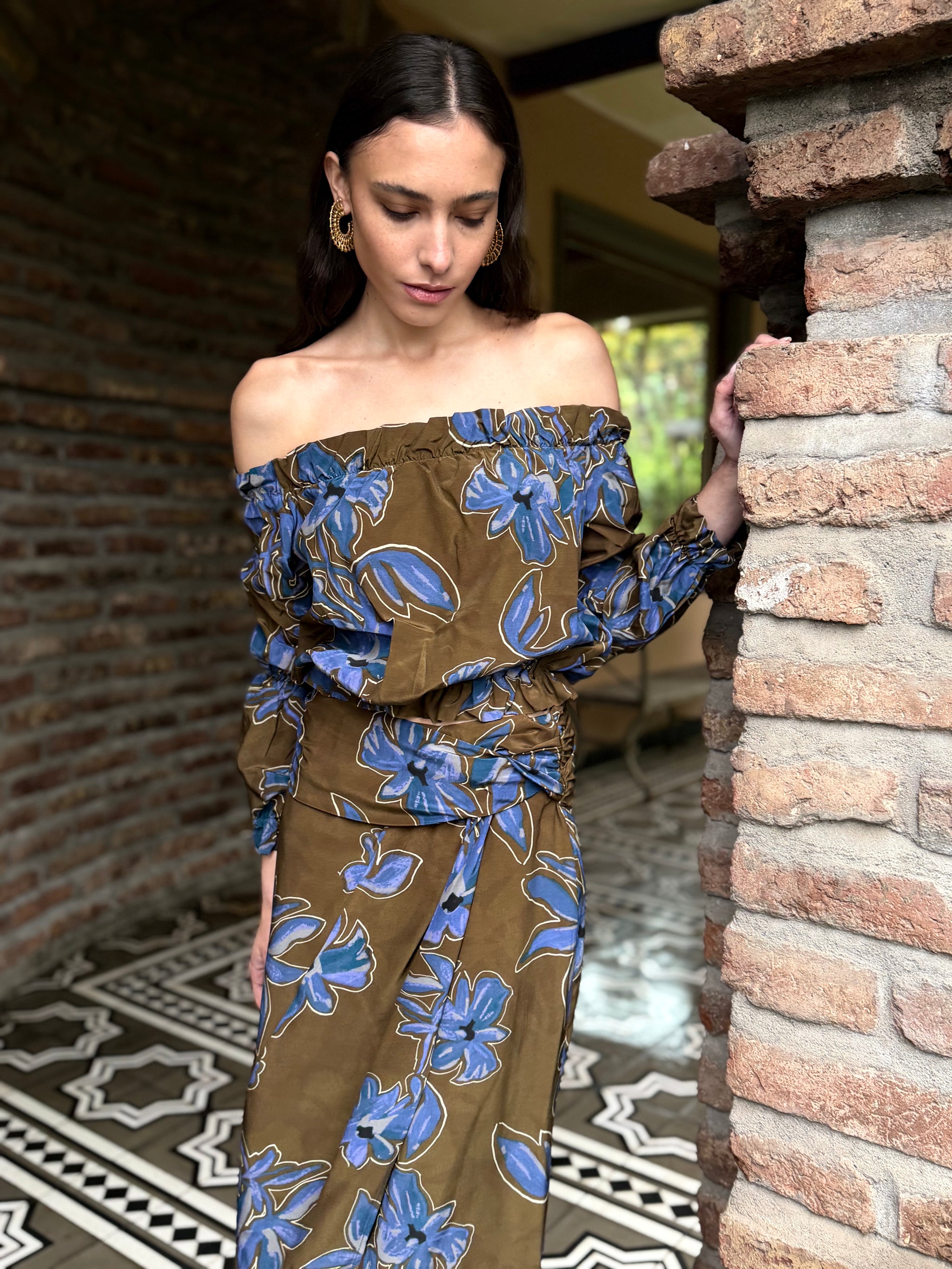 Pollera Cecilia Blue Flowers