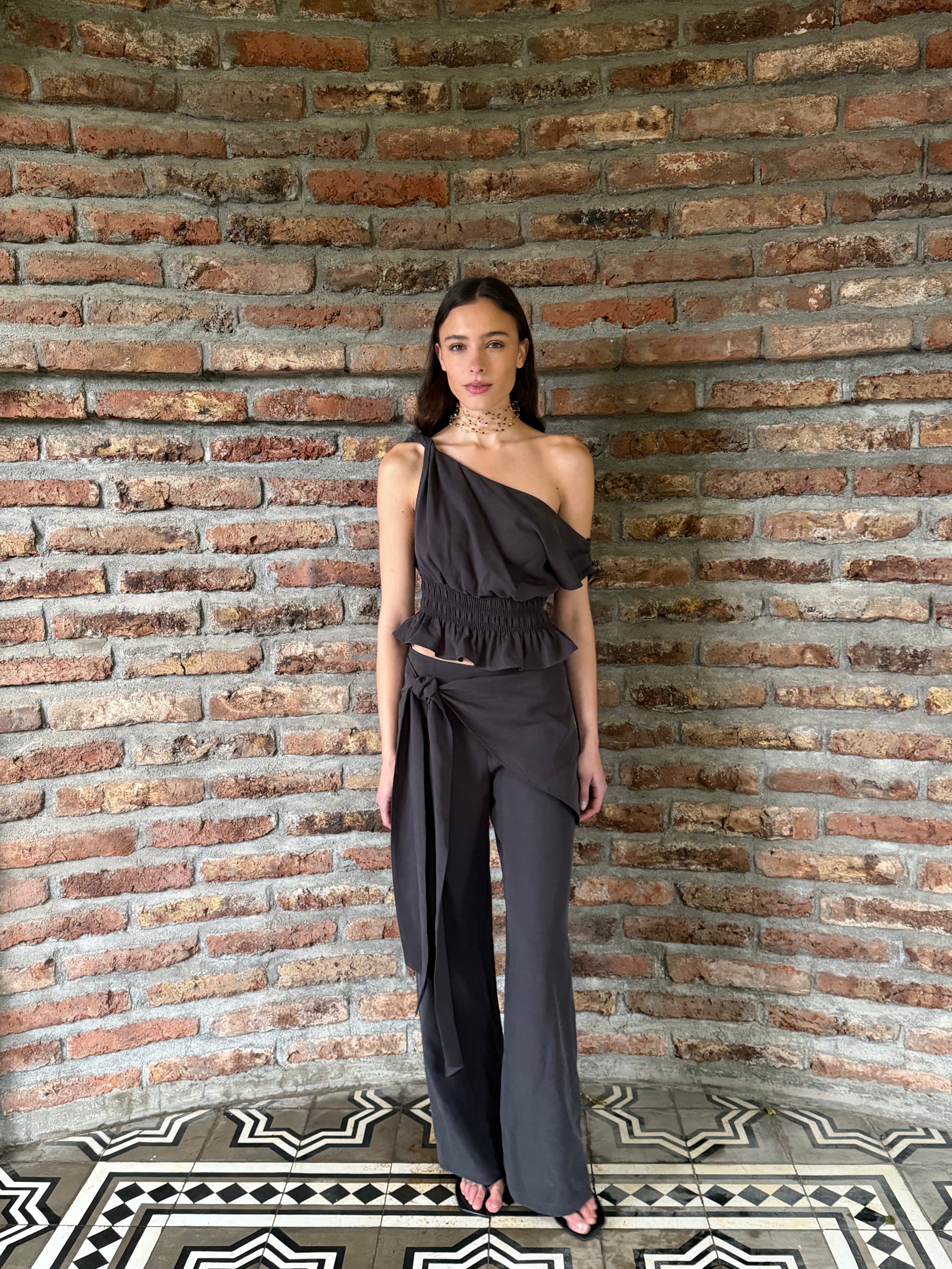 Pre-Venta Blusa Lorenza Grafito  (Entrega 4/11)