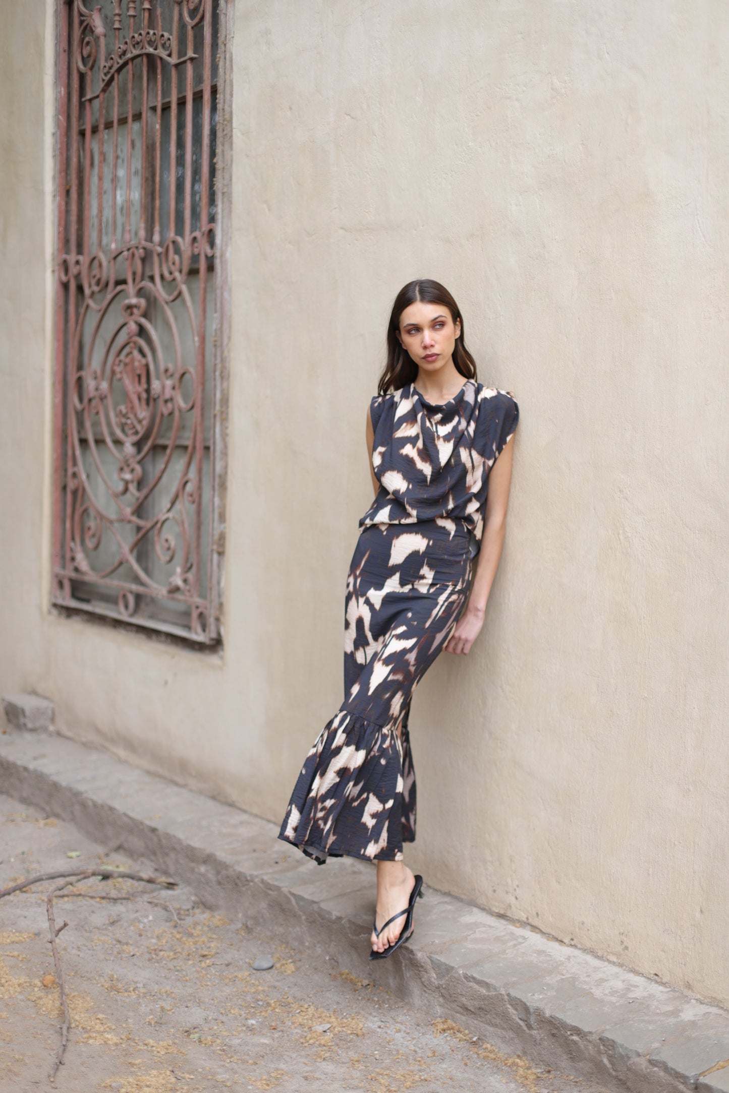 Pollera Tania Black Flowers